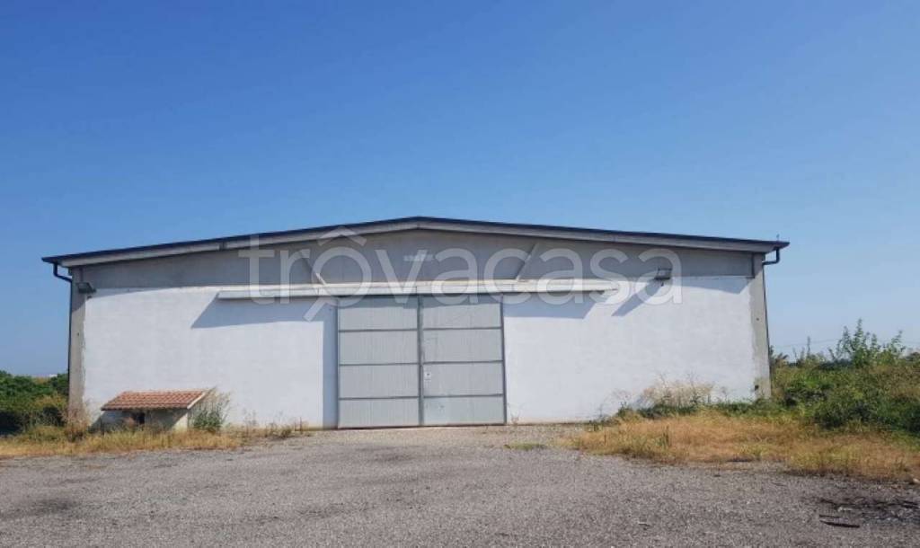 locale commerciale in vendita a Sospiro