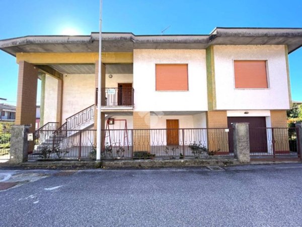 casa indipendente in vendita a Sospiro