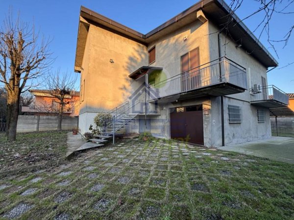 casa indipendente in vendita a Sospiro