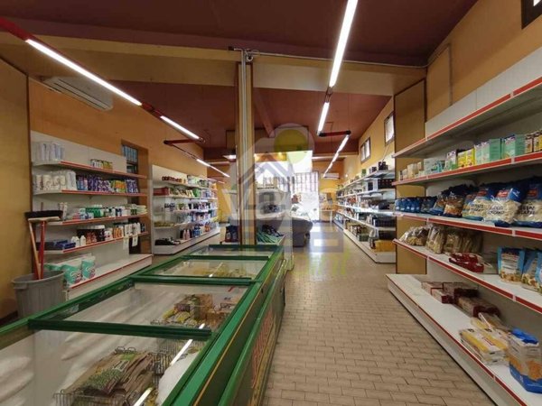 negozio in vendita a Sospiro