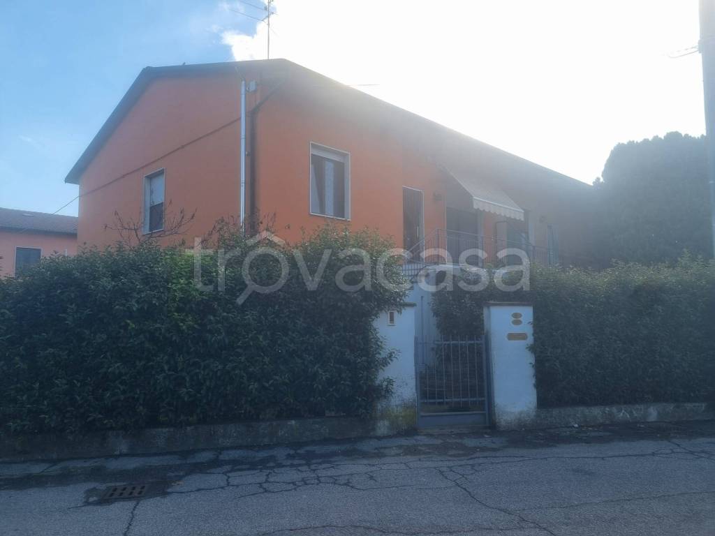 casa indipendente in vendita a Spinadesco