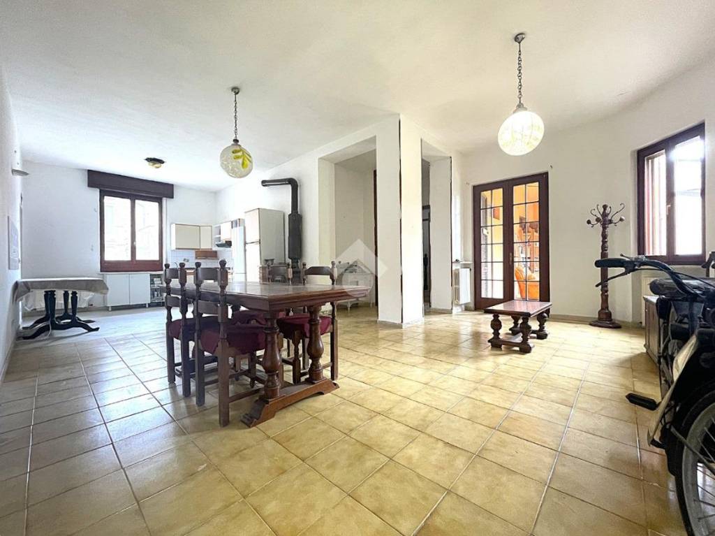 casa indipendente in vendita a Spinadesco