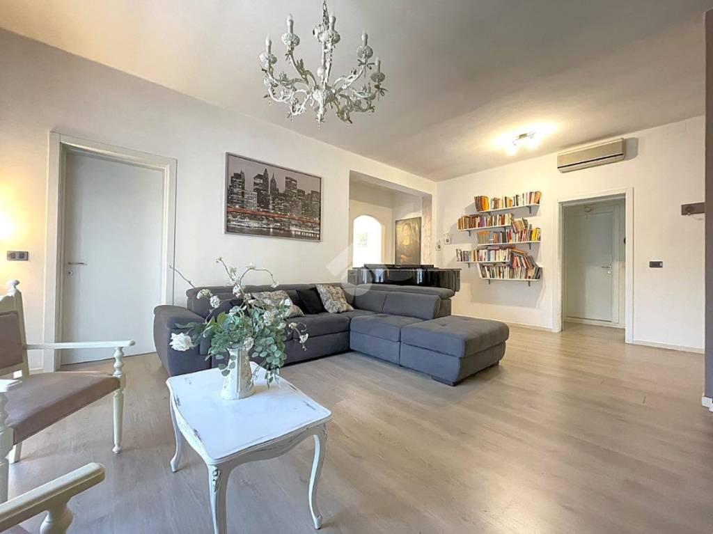 casa indipendente in vendita a Spinadesco