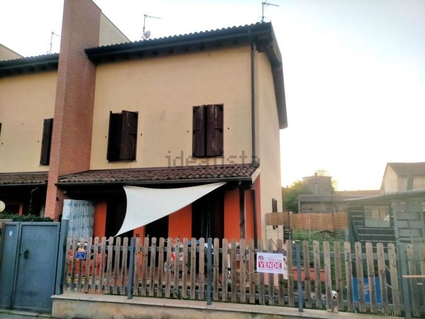 casa indipendente in vendita a Spinadesco