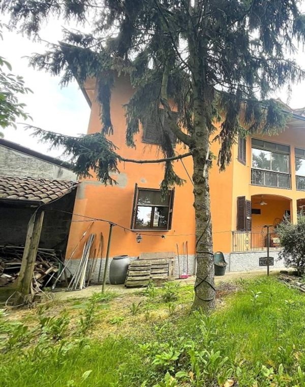 casa indipendente in vendita a Spinadesco