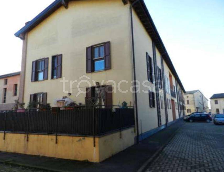 casa indipendente in vendita a Spinadesco