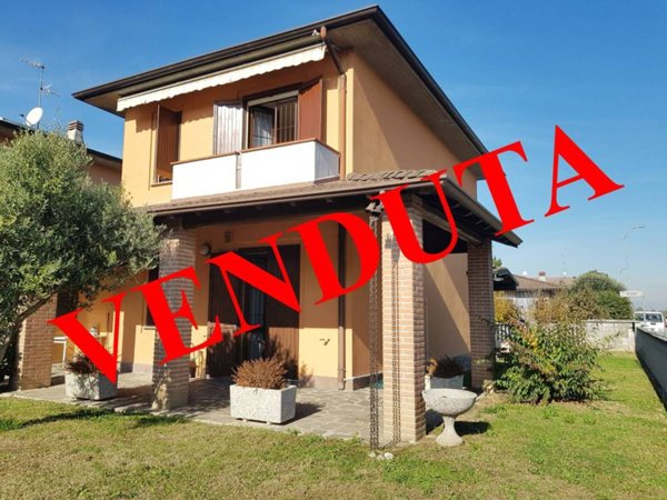 casa indipendente in vendita a Spino d'Adda