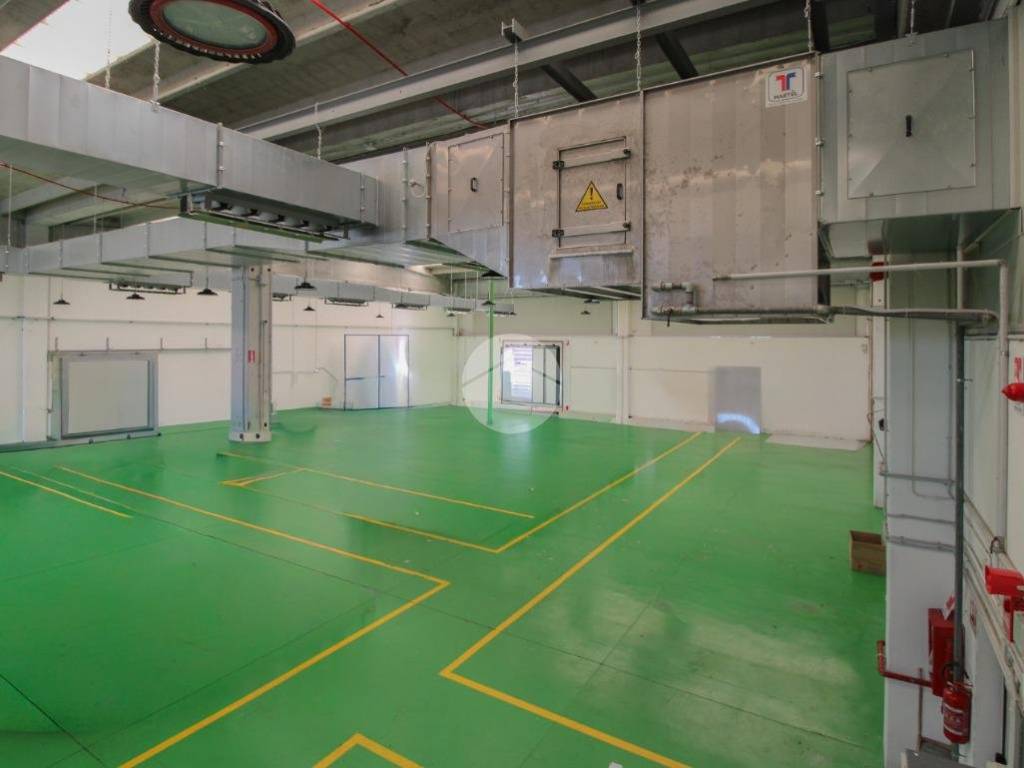 locale commerciale in vendita a Spino d'Adda