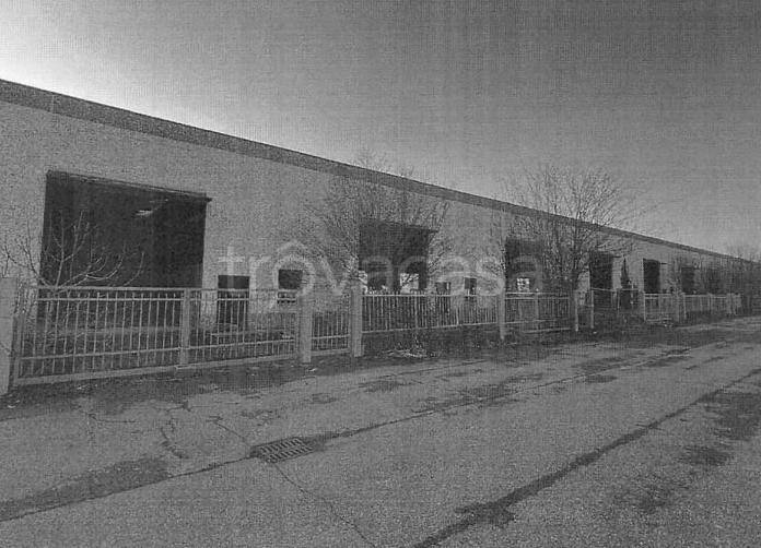 locale commerciale in vendita a Spino d'Adda