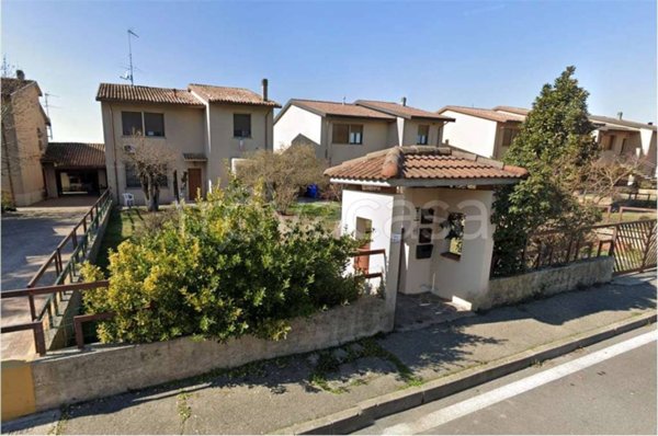 casa indipendente in vendita a Stagno Lombardo