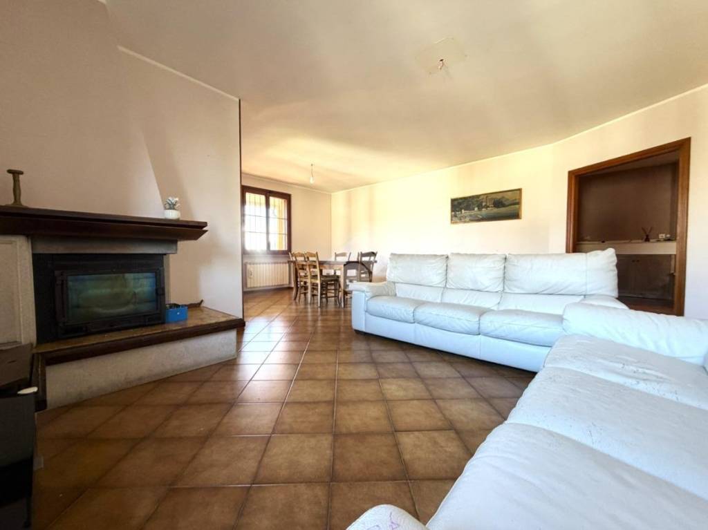 casa indipendente in vendita a Stagno Lombardo