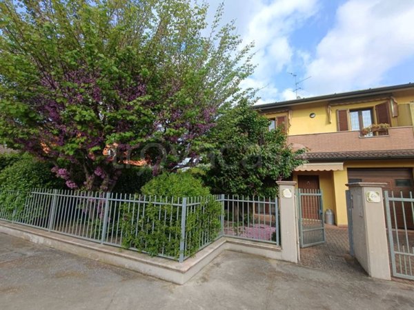 casa indipendente in vendita a Stagno Lombardo