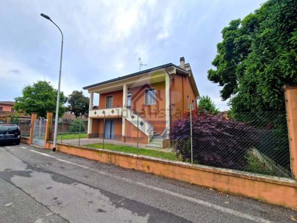 casa indipendente in vendita a Stagno Lombardo
