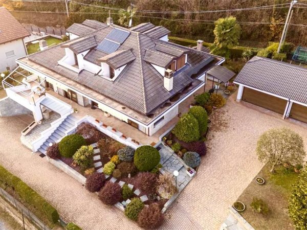 casa indipendente in vendita a Piossasco