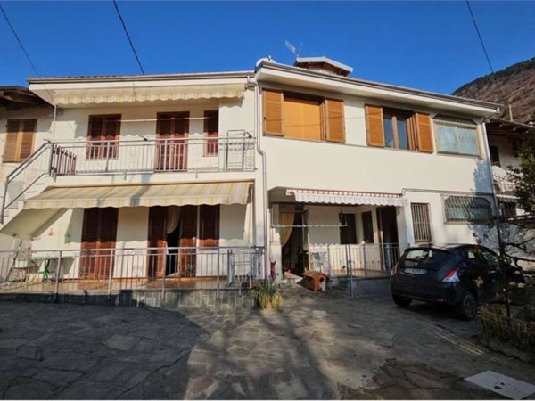 casa indipendente in vendita a Piossasco