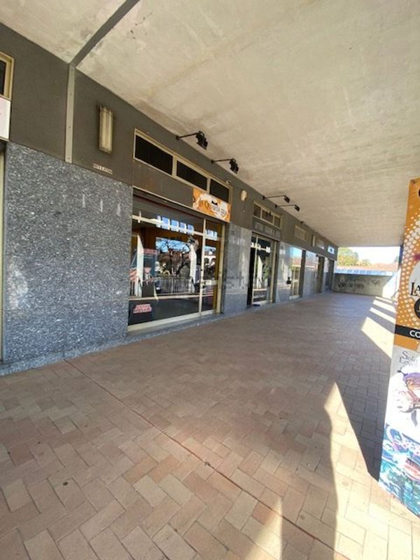 locale commerciale in vendita a Piossasco
