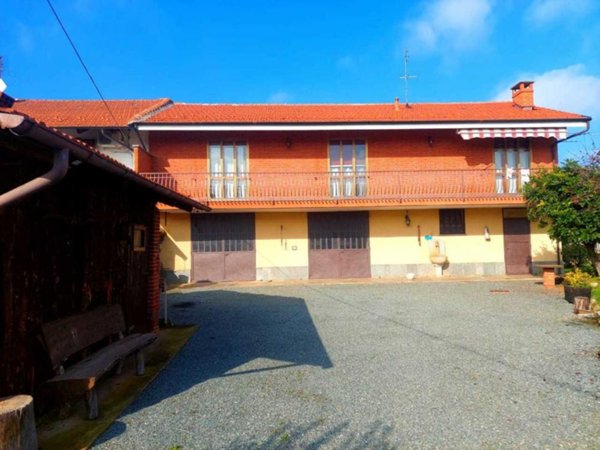 casa indipendente in vendita a Piossasco