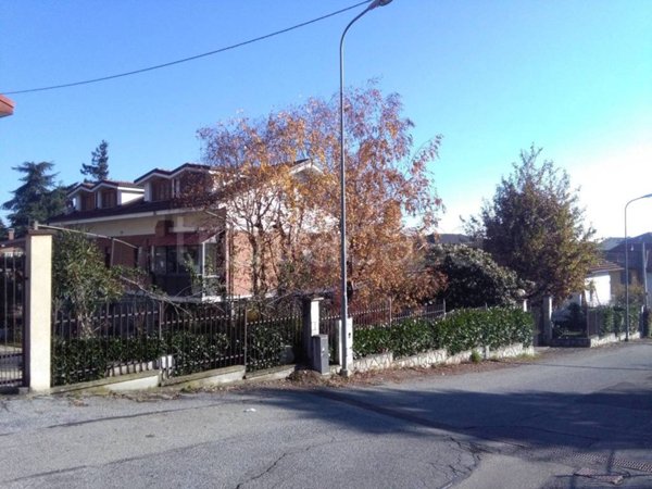 casa indipendente in vendita a Piossasco