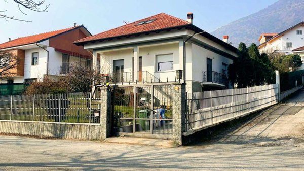 casa indipendente in vendita a Piossasco