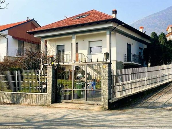 casa indipendente in vendita a Piossasco
