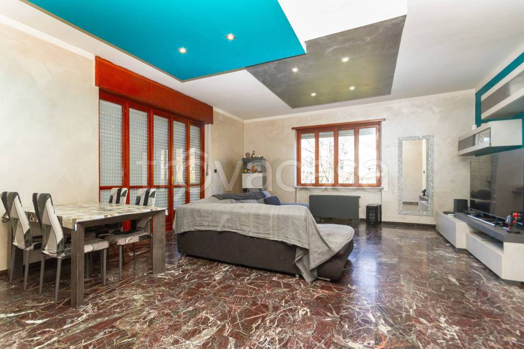 casa indipendente in vendita a Piossasco