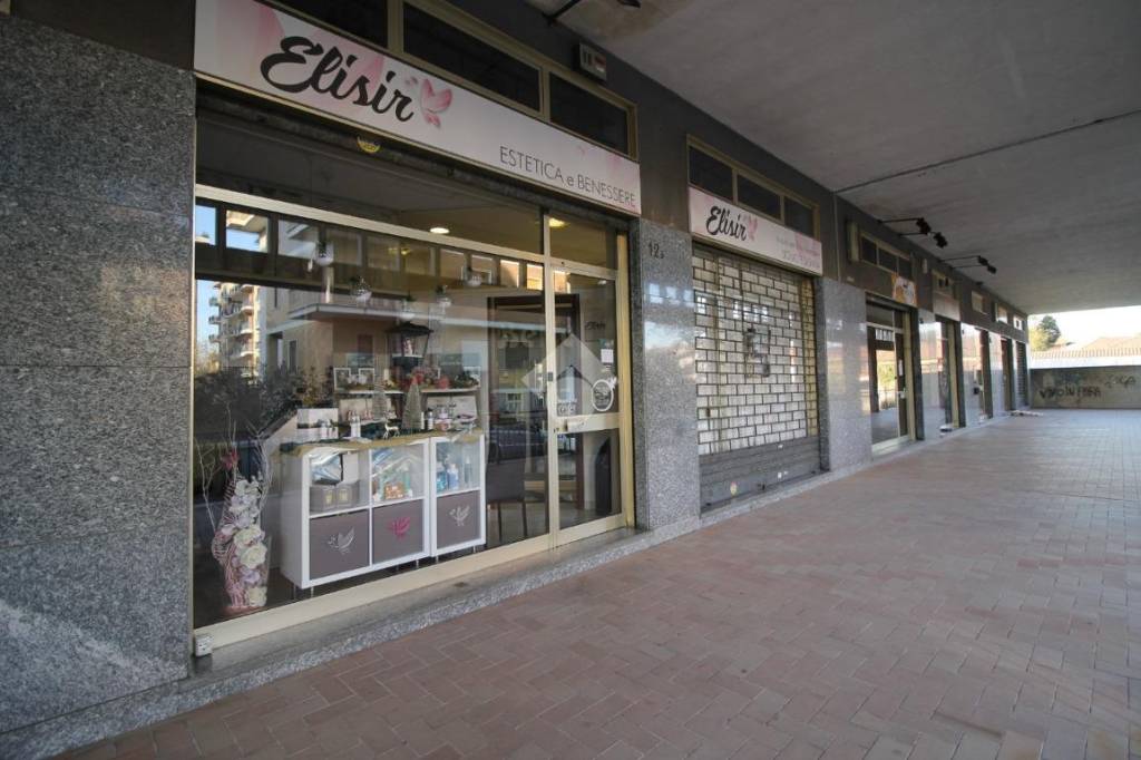 negozio in vendita a Piossasco
