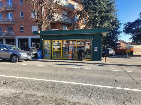 locale commerciale in vendita a Piossasco