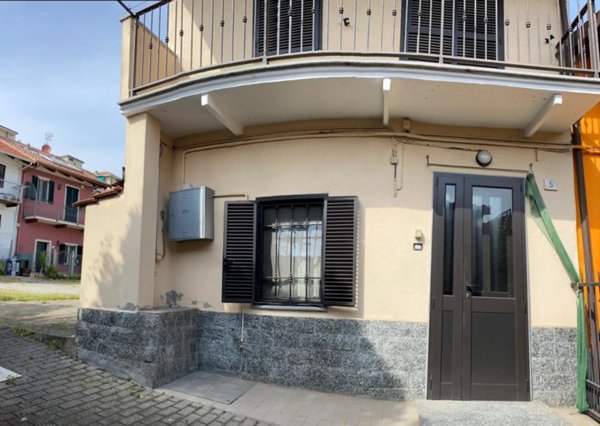 casa indipendente in vendita a Piossasco