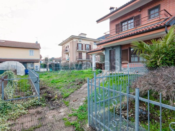 casa indipendente in vendita a Piossasco