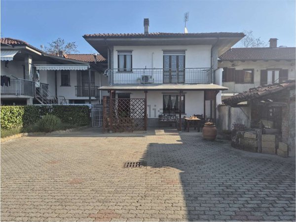casa indipendente in vendita a Piossasco