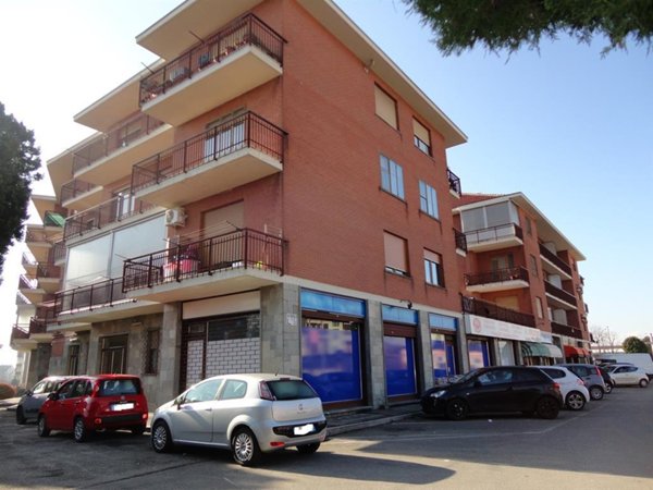 appartamento in vendita a Piossasco in zona Merlino.
