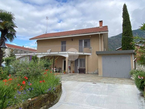 casa indipendente in vendita a Piossasco