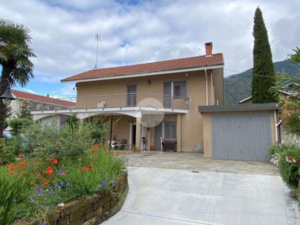 casa indipendente in vendita a Piossasco