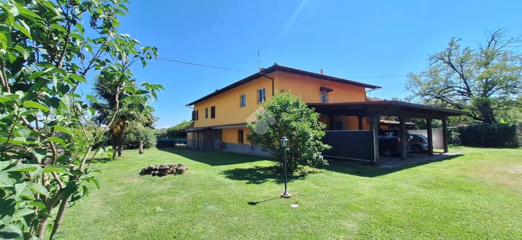 casa indipendente in vendita a Piossasco