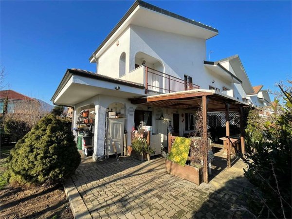 casa indipendente in vendita a Piossasco