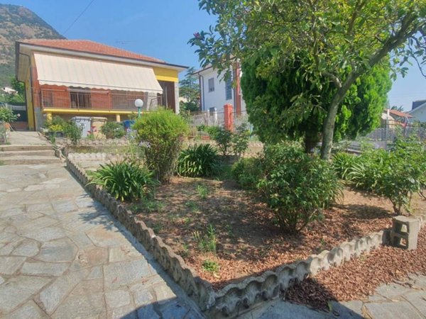 casa indipendente in vendita a Piossasco