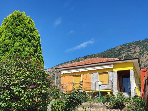 casa indipendente in vendita a Piossasco