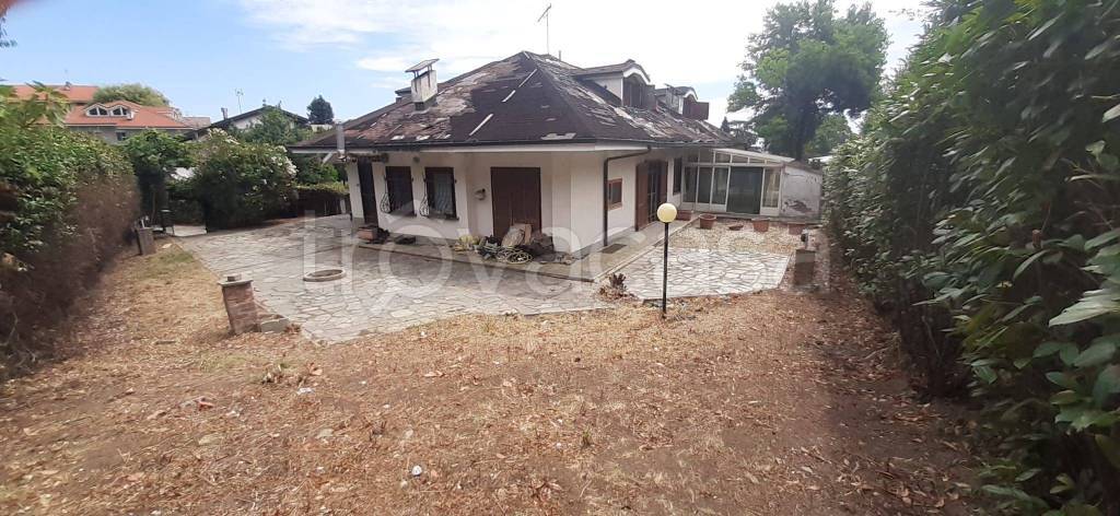 casa indipendente in vendita a Piossasco