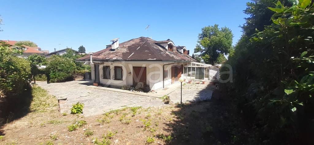 casa indipendente in vendita a Piossasco