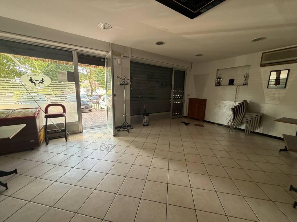 negozio in vendita a Piossasco