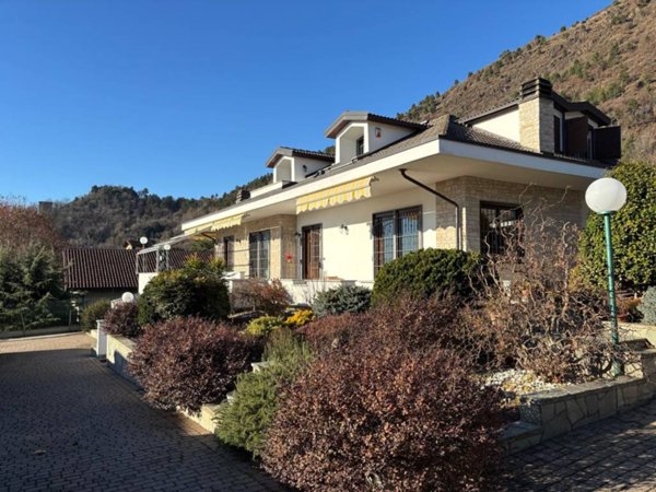 casa indipendente in vendita a Piossasco