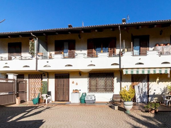 casa semindipendente in vendita a Piossasco