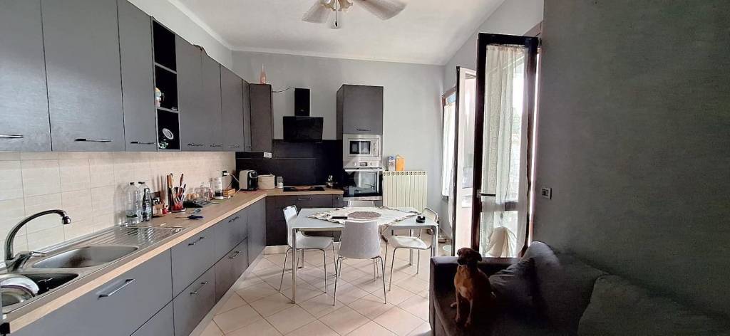 appartamento in vendita a Piossasco in zona Merlino.