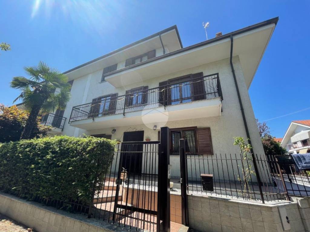 casa indipendente in vendita a Piossasco