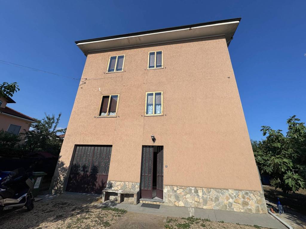 casa indipendente in vendita a Piossasco