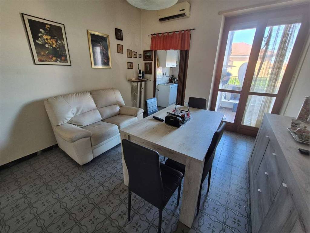 appartamento in vendita a Piossasco in zona Merlino.