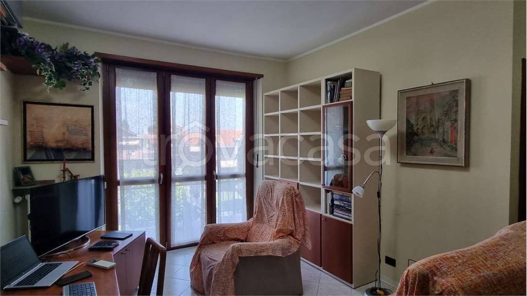 appartamento in vendita a Piossasco in zona Merlino.