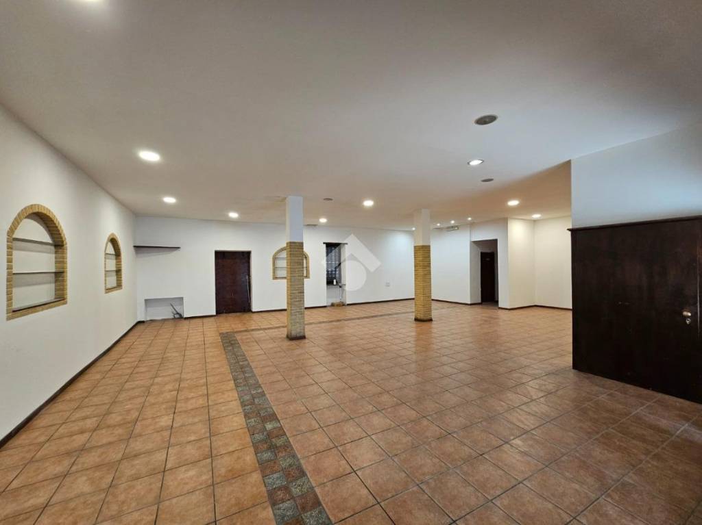 negozio in vendita a Piossasco