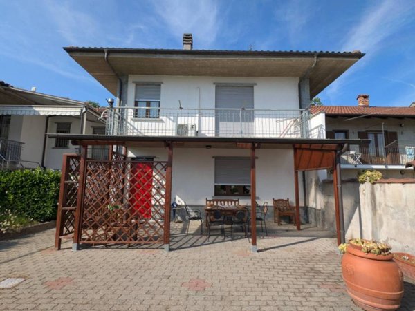 casa indipendente in vendita a Piossasco