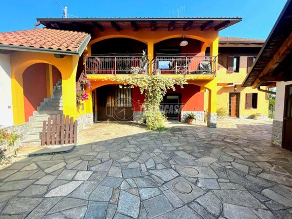 casa indipendente in vendita a Piossasco